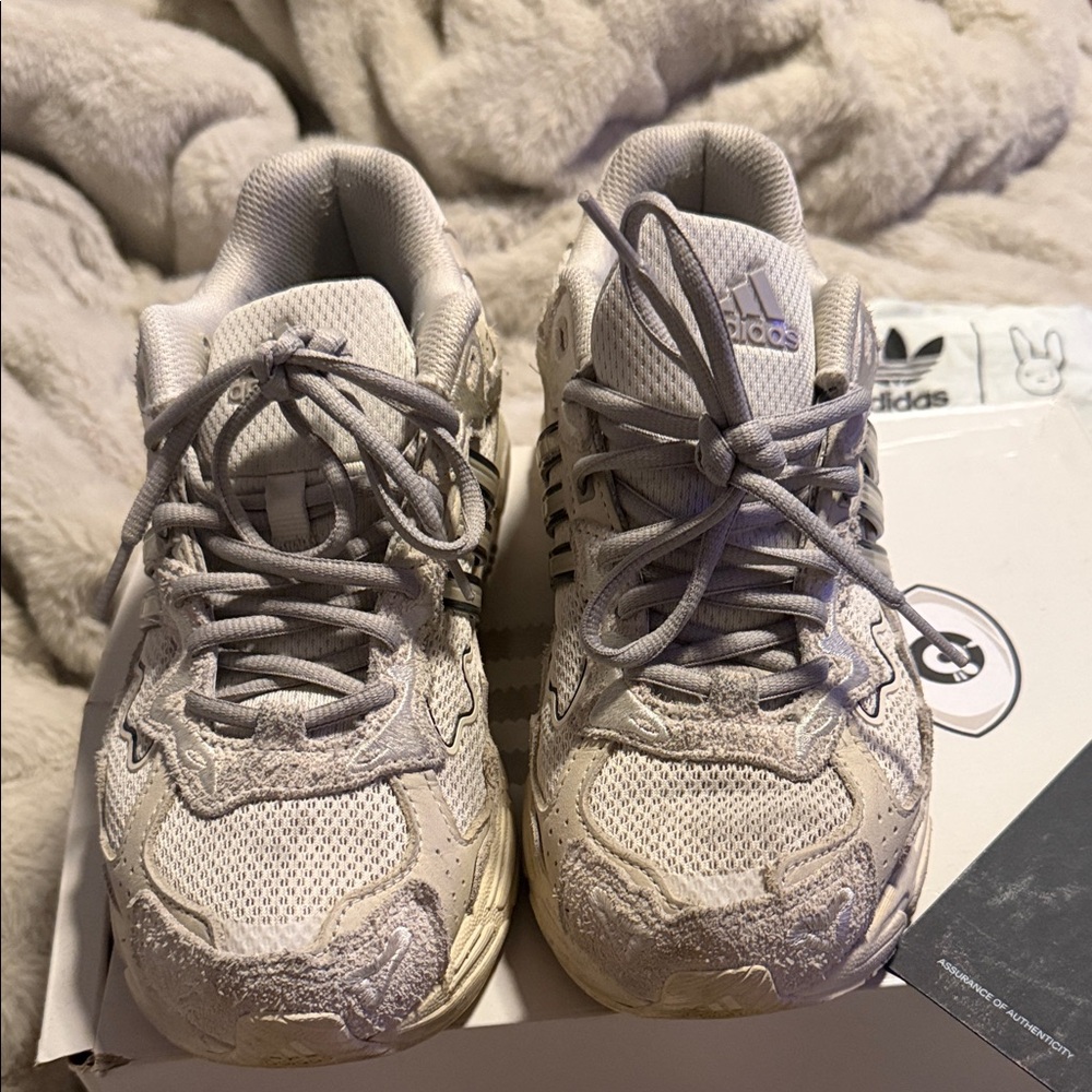 Adidas Kids Sneakers - Cream and Gray